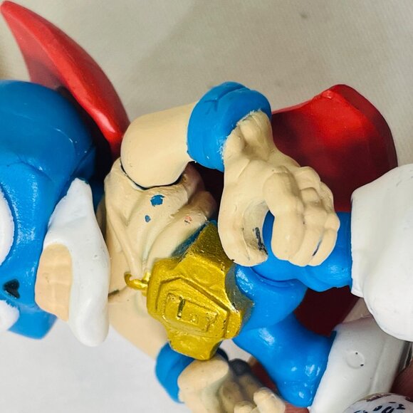 Moose Toys Treasure X Kings Gold Hunter El Lustro Figure With Staff and Shield - Picture 6 of 11